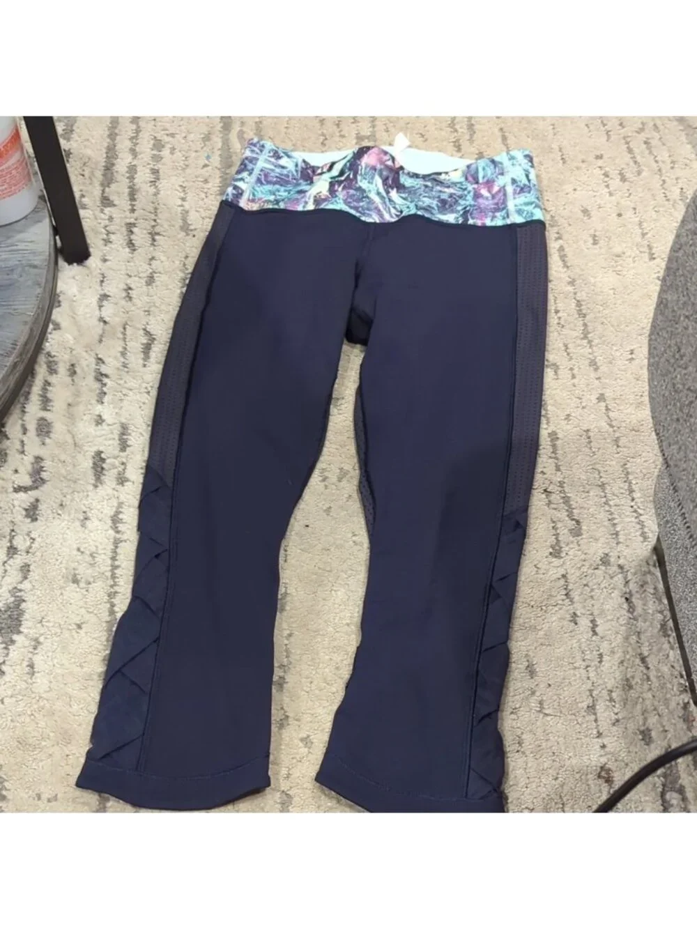 Lululemon Var-City Crop criss cross Naval Blue / Iridescent Multi
